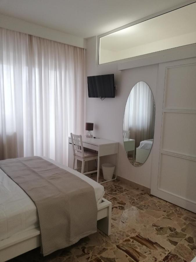 Hotel Ostuni Crispi House Zewnętrze zdjęcie